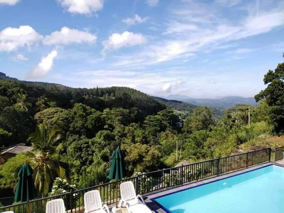 The Grand Hills Bed & Breakfast Kandy Exterior photo